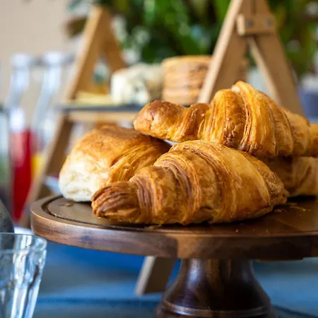 Les Martinets Couette-café *